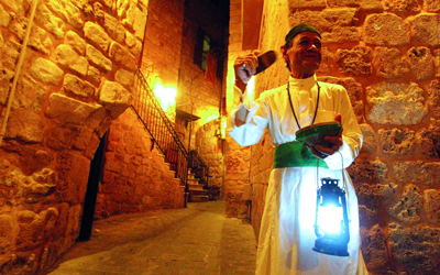 Empat Cara Membangunkan Sahur Zaman Klasik